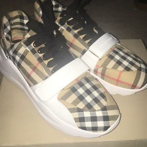 Brrberry runner shoes